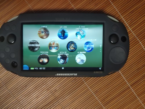 出个索尼掌机游戏机psv2000