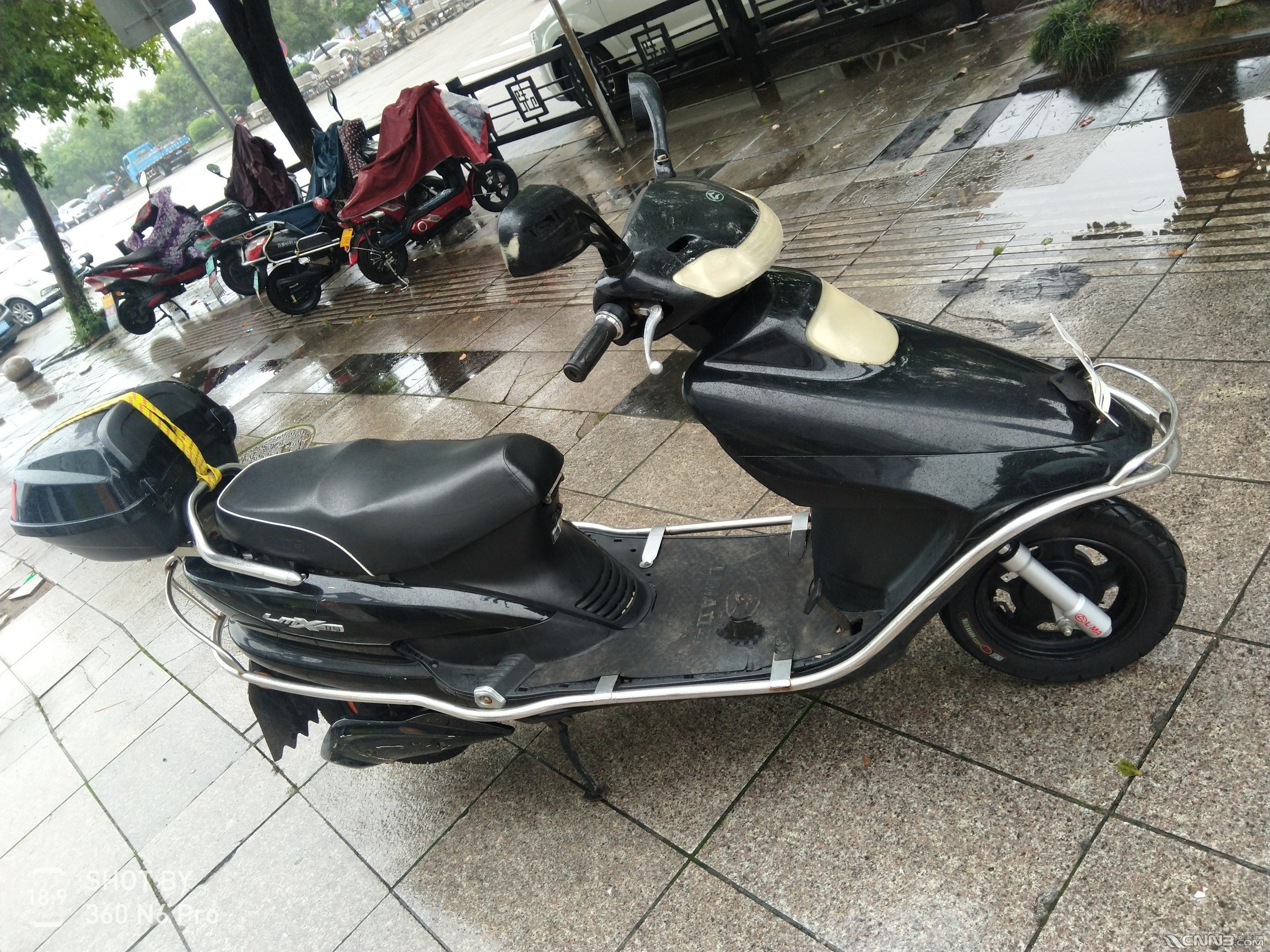 九成新大架子脚刹电动车