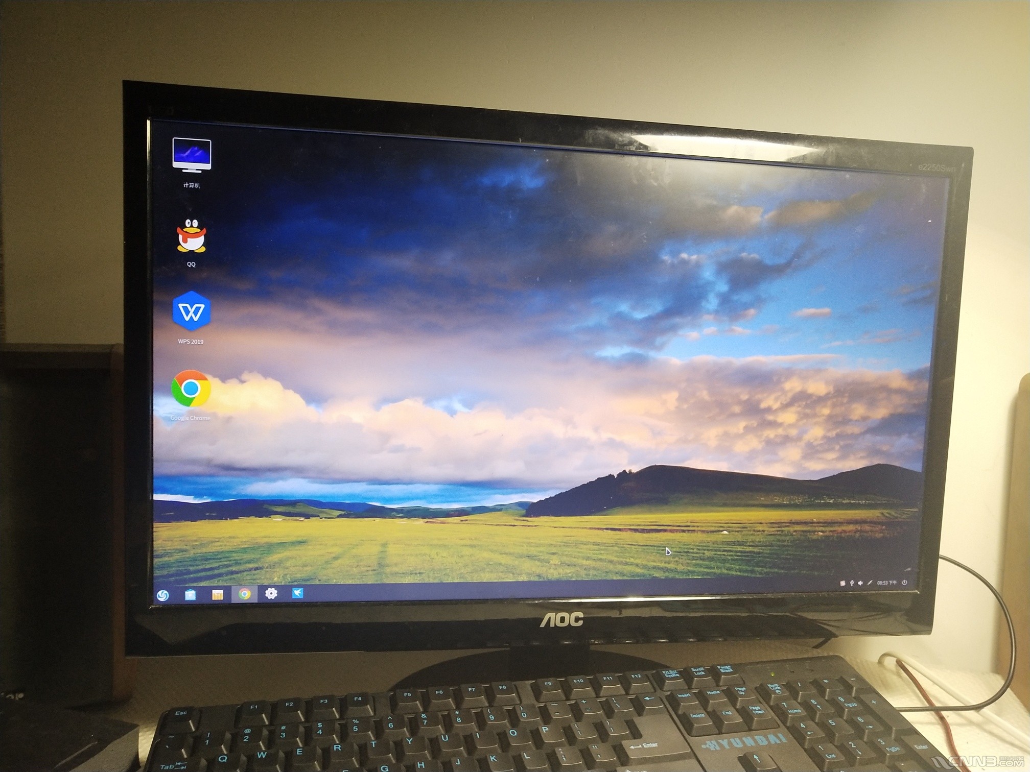 5寸,型号e2250swn,无任何问题,打算换更大的显示器,这台便宜出了.