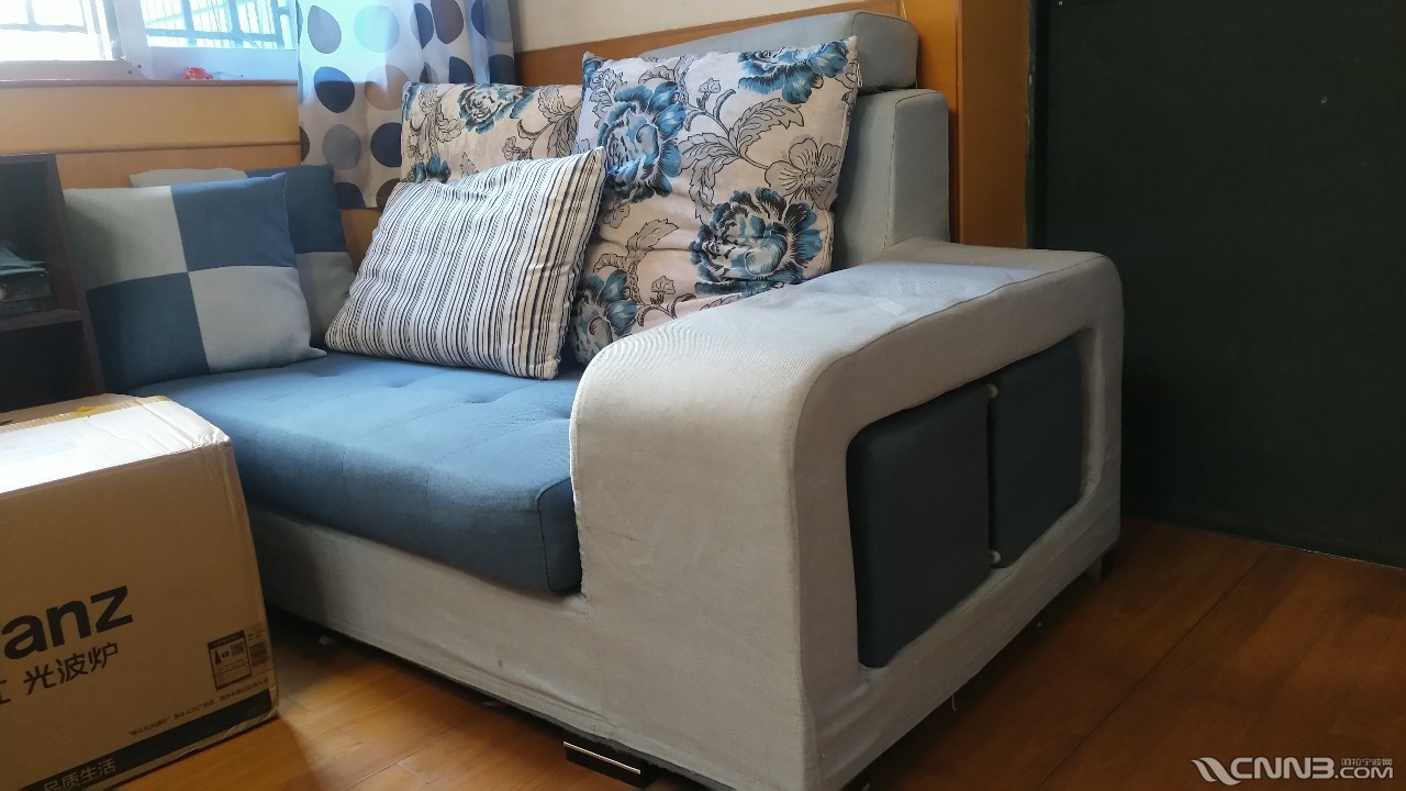 出两个沙发,200元自提拉走,另出售各种家电等小东西