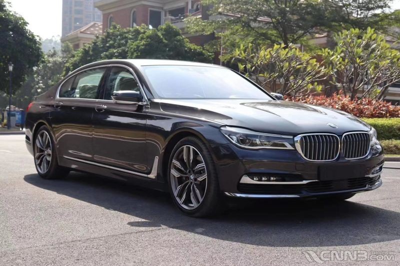 18款宝马750lixdrive贝尔尼纳灰