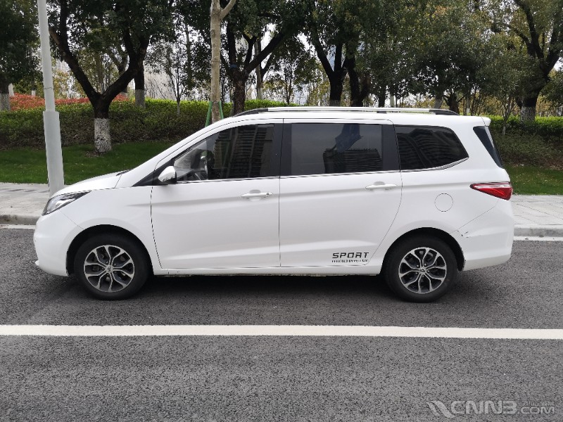 长安欧尚15高配售价338万电话微信同号18667803978