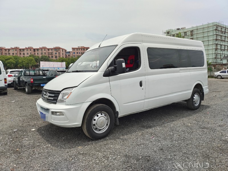 上汽大通v80加长版7坐 售价: 9.88万元