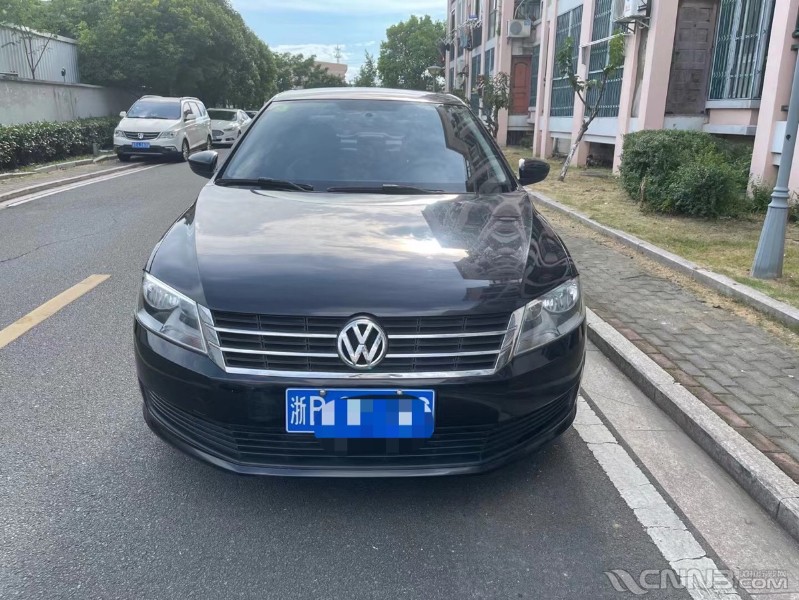 大众朗逸1.6手动挡15年上牌支持按揭售价:4.