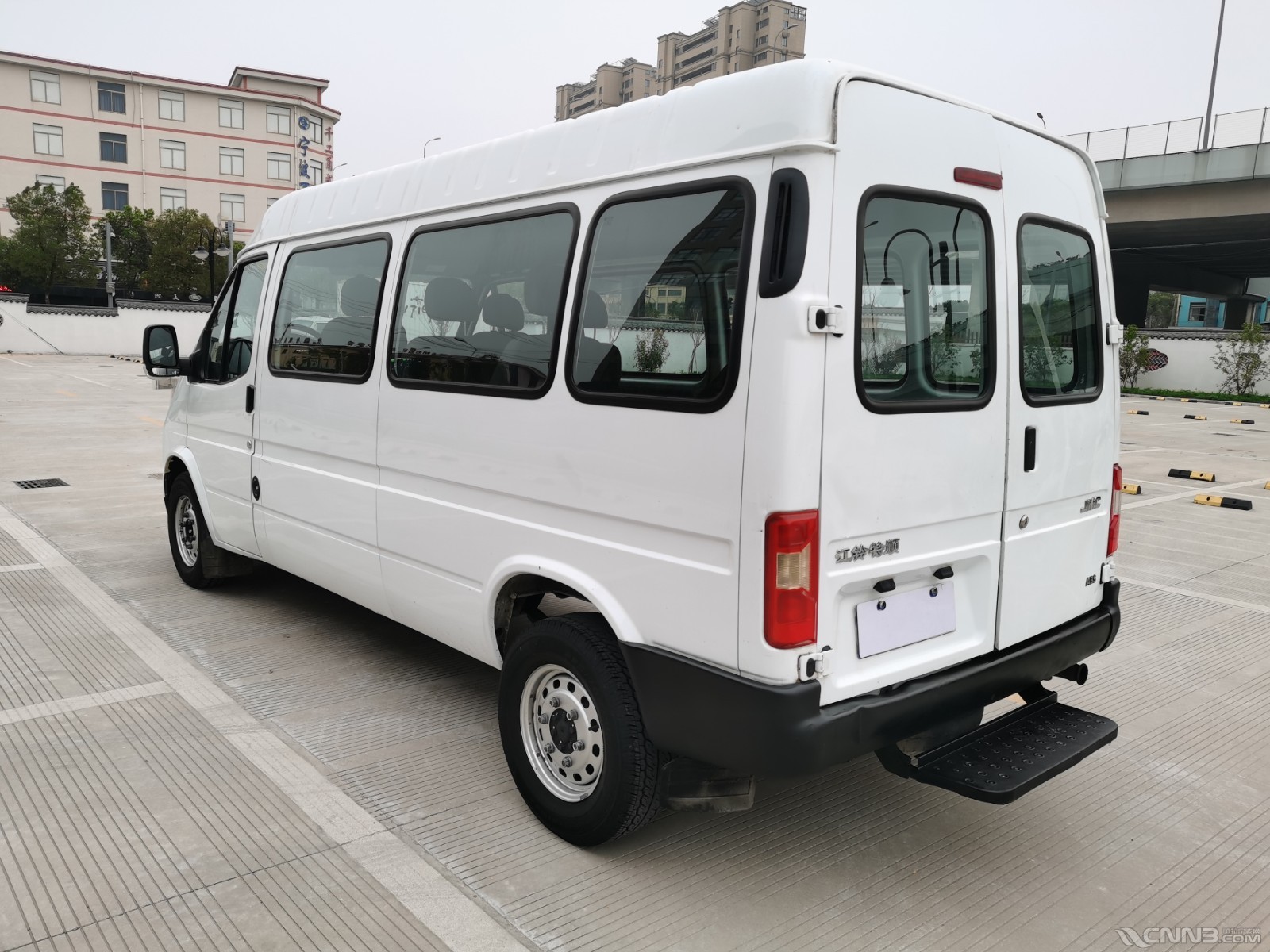 江铃特顺加长版柴油28t国5售价898万18667803978