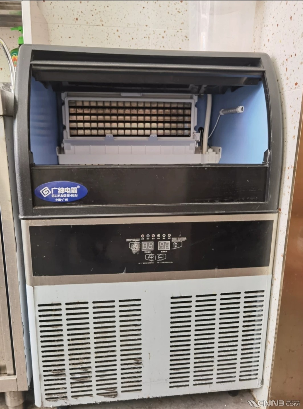 低价处理五匹科龙柜机空调4门铭雪冷藏展示柜燃气煮面桶电视机奶茶