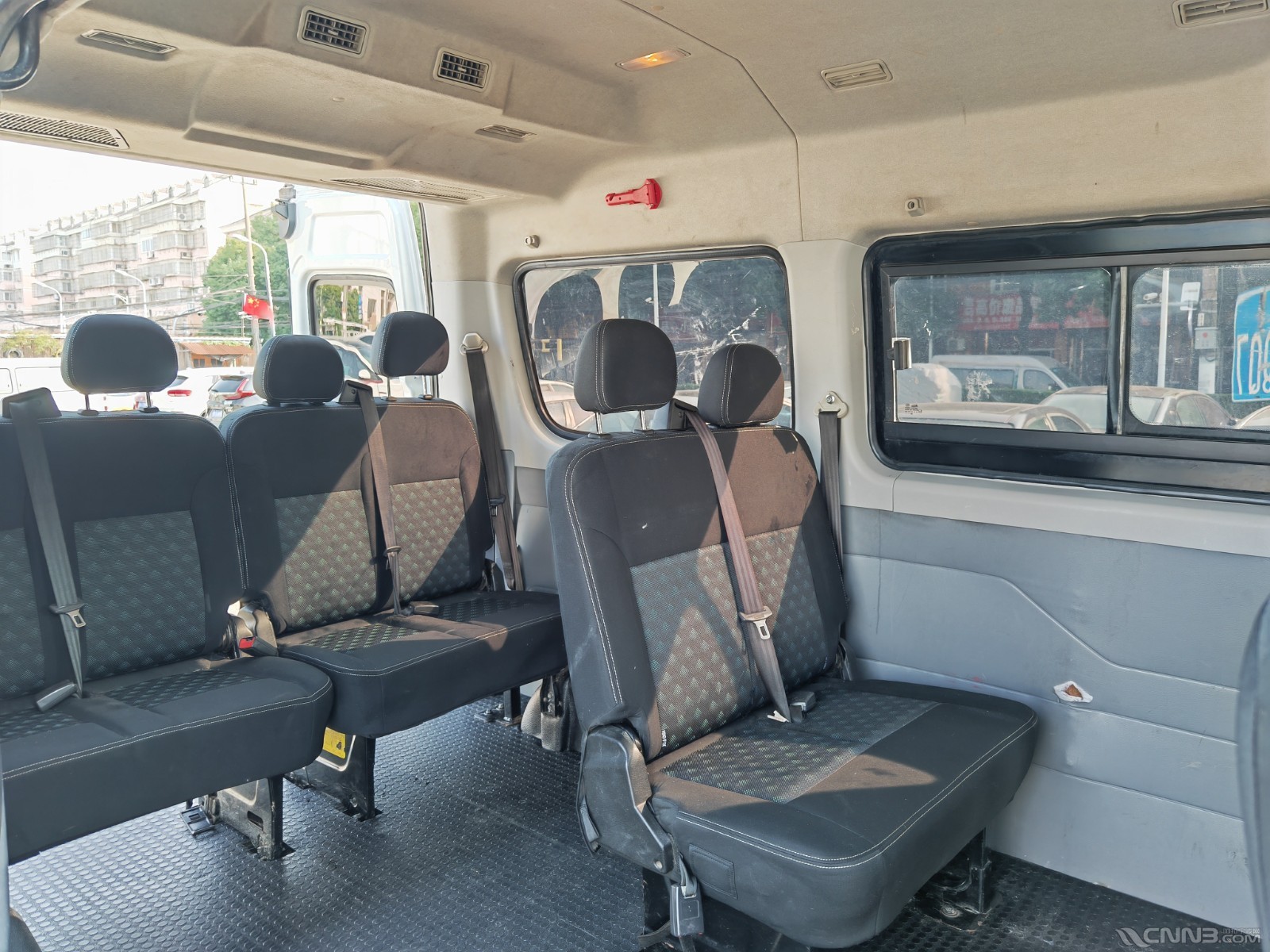 上汽大通v80柴油25t9座售价758万支持分期微信电话同号18667803978