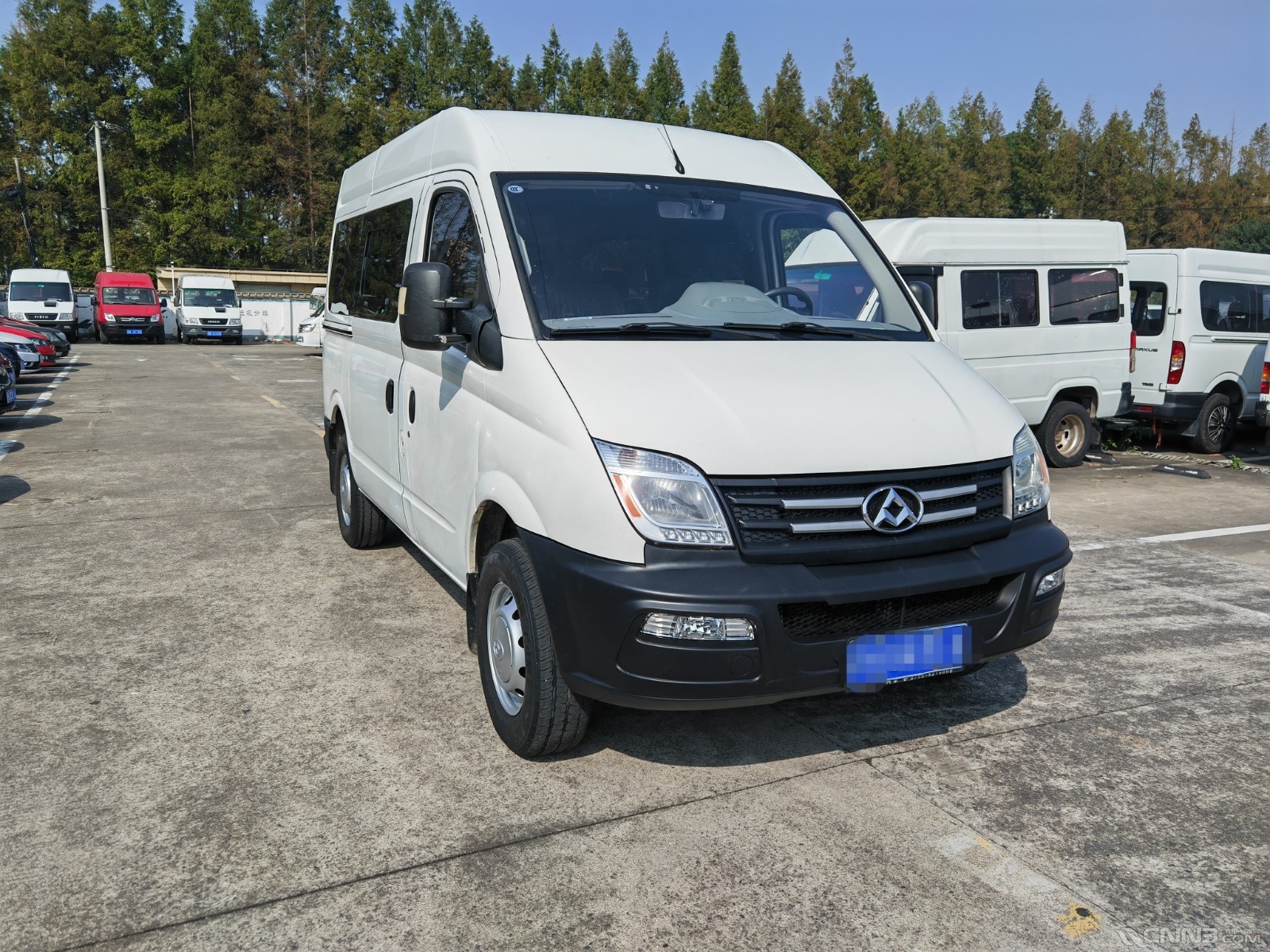 上汽大通v80柴油25t9座售价758万支持分期微信电话同号18667803978