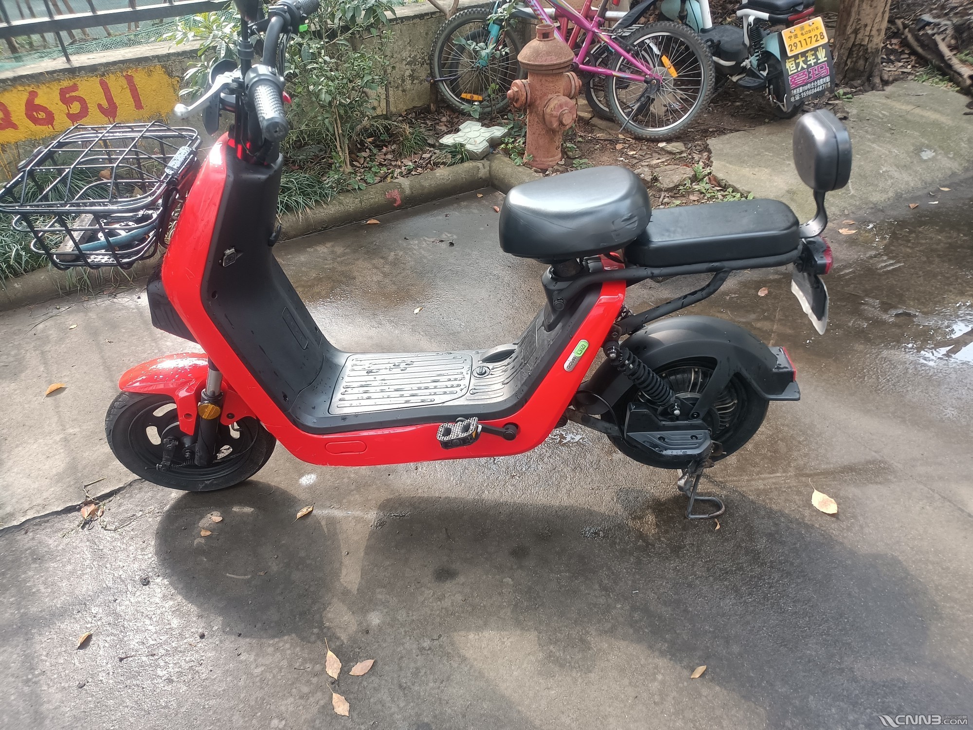 自用小牛新国标电动自行车出售锂电池