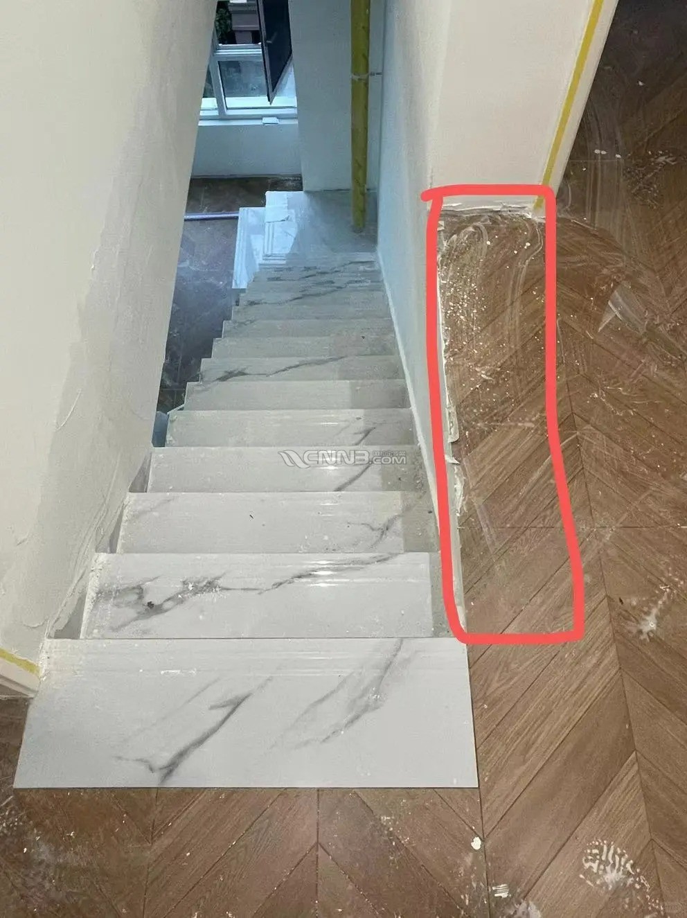 家人们，楼梯这块空间怎么搞啊？在线等！_1_孟小禾（软装中）_来自小红书网页版.jpg.jpg