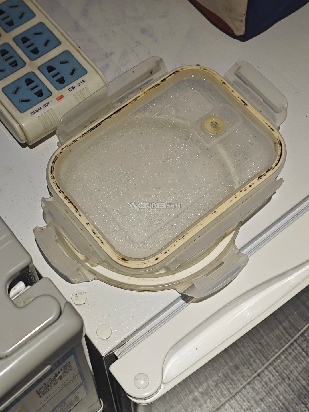 看到同事的饭盒盖子......_1_一个人五个菜_来自小红书网页版.jpg