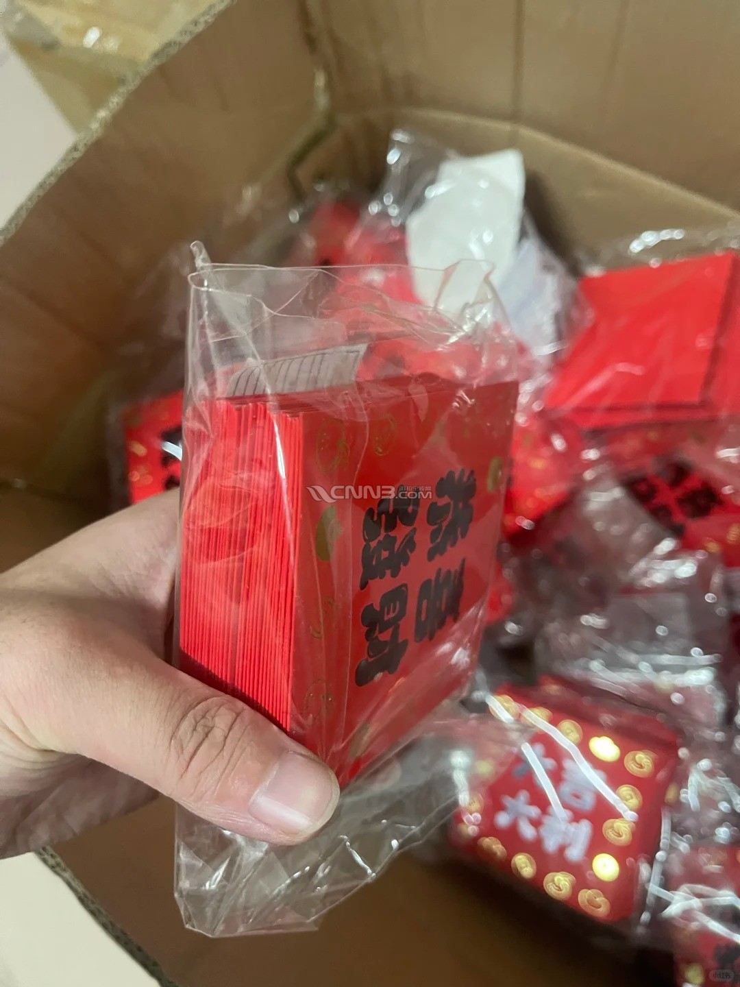 过年摆摊卖红包能挣几个钱？_1_红包批发_来自小红书网页版.jpg