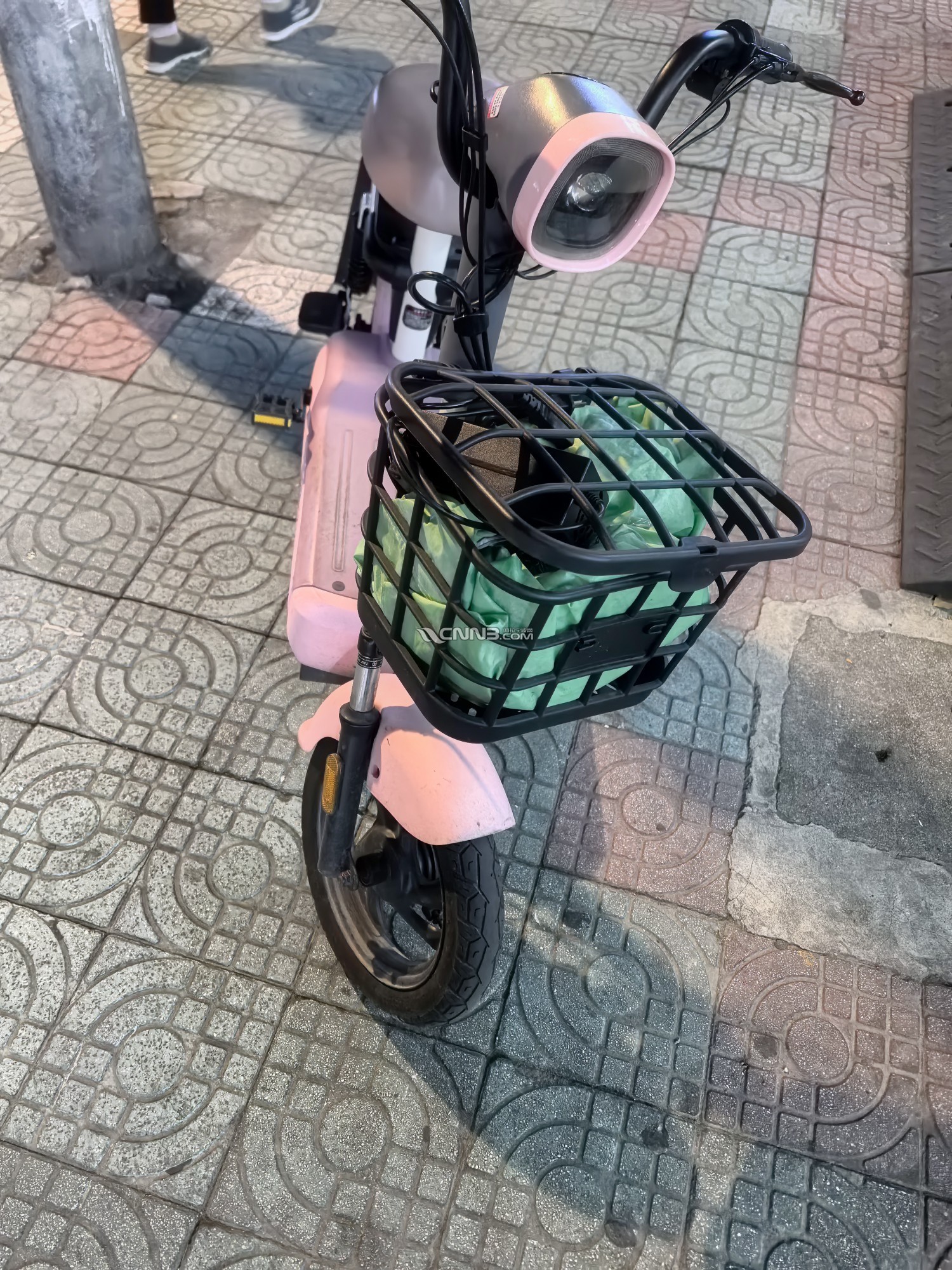 1740638284225395_98.jpg