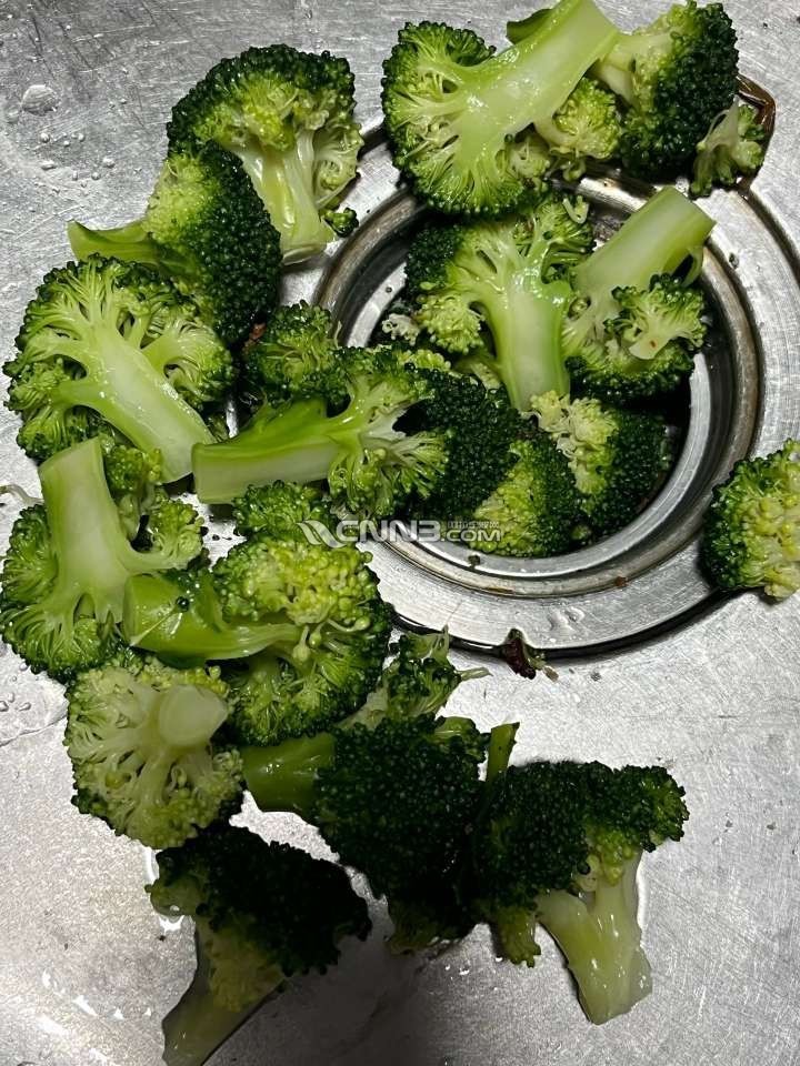 1741852663010557_693.jpg