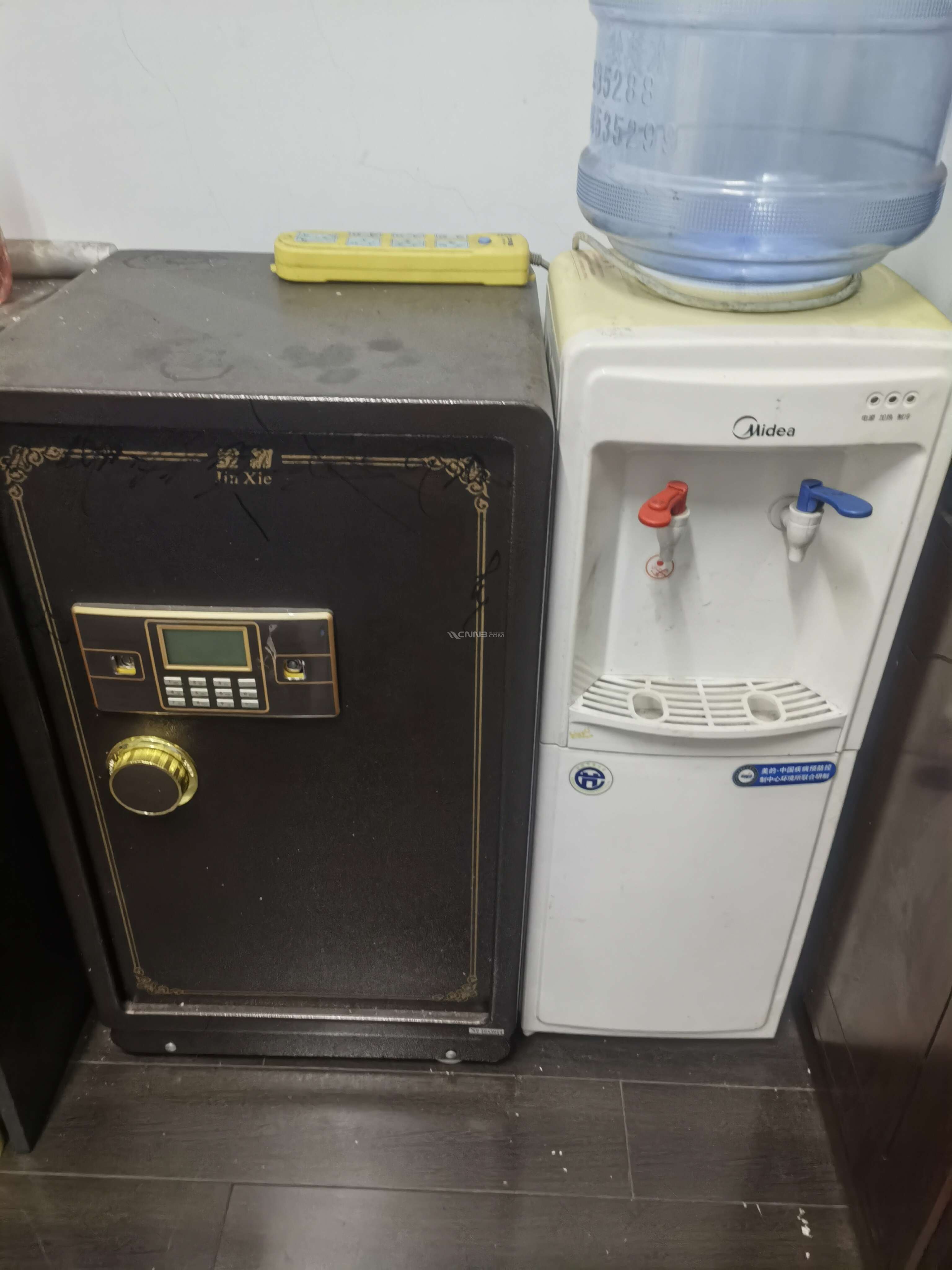 保险箱.jpg
