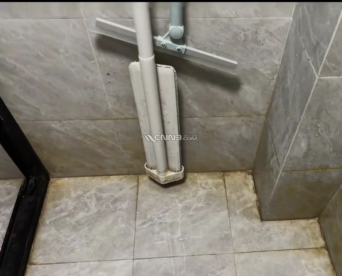 1758876603896418_179.jpg