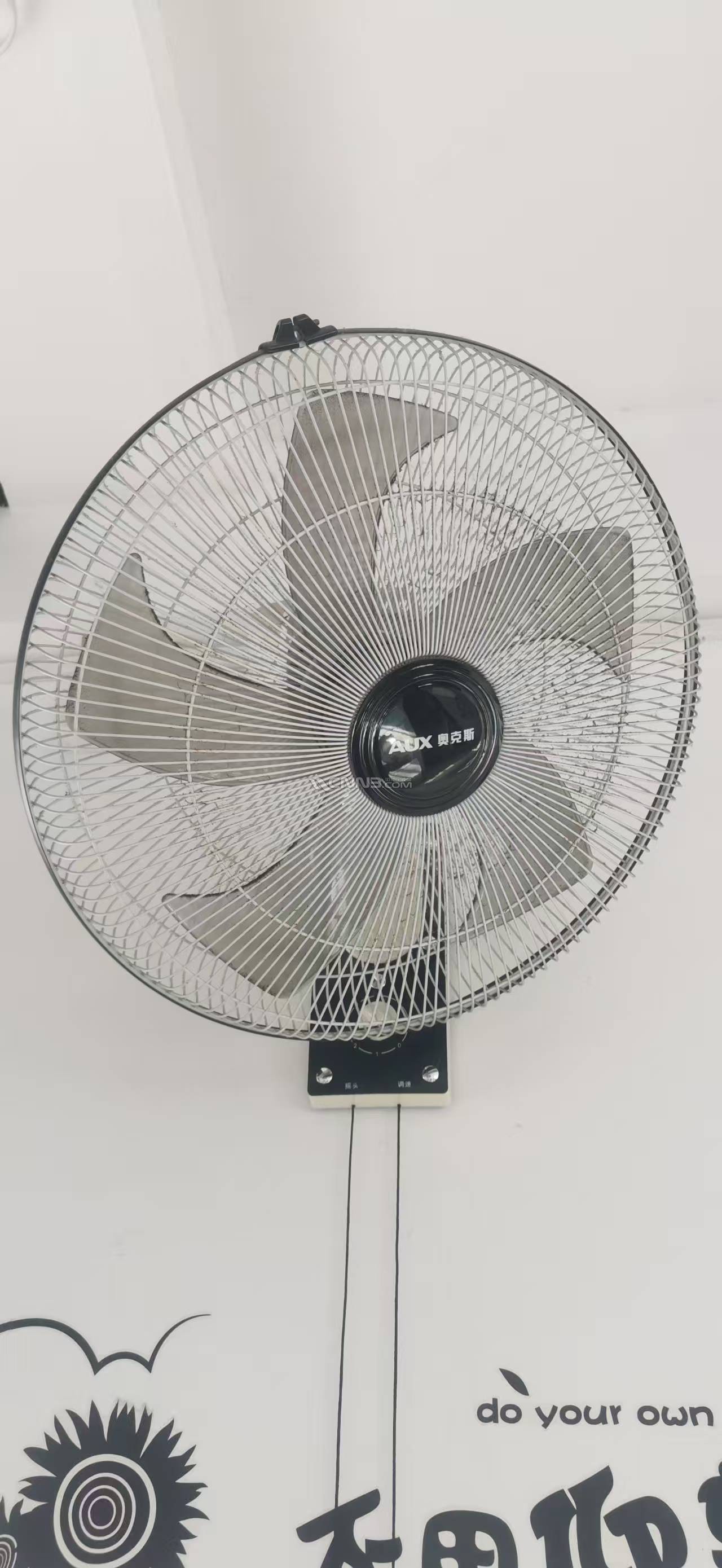 壁挂式的电风扇30元.jpg